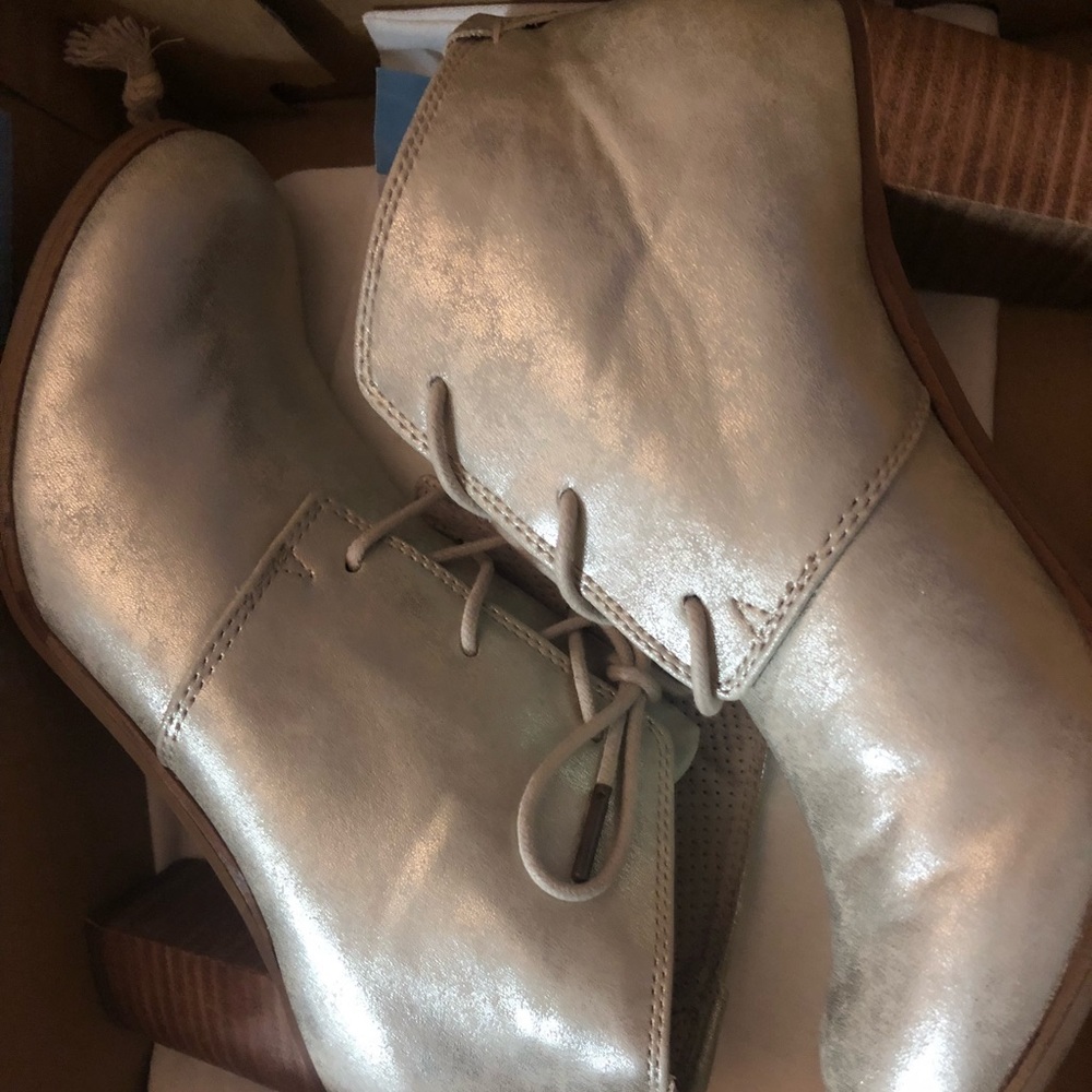 Toms Lunata Lace Up booties